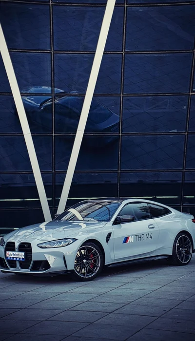 BMW M4 Hintergrundbild in 4K – Kostenloser Download für iPhone & Android