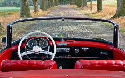 Roter Mercedes-Benz 190 SL Cabrio