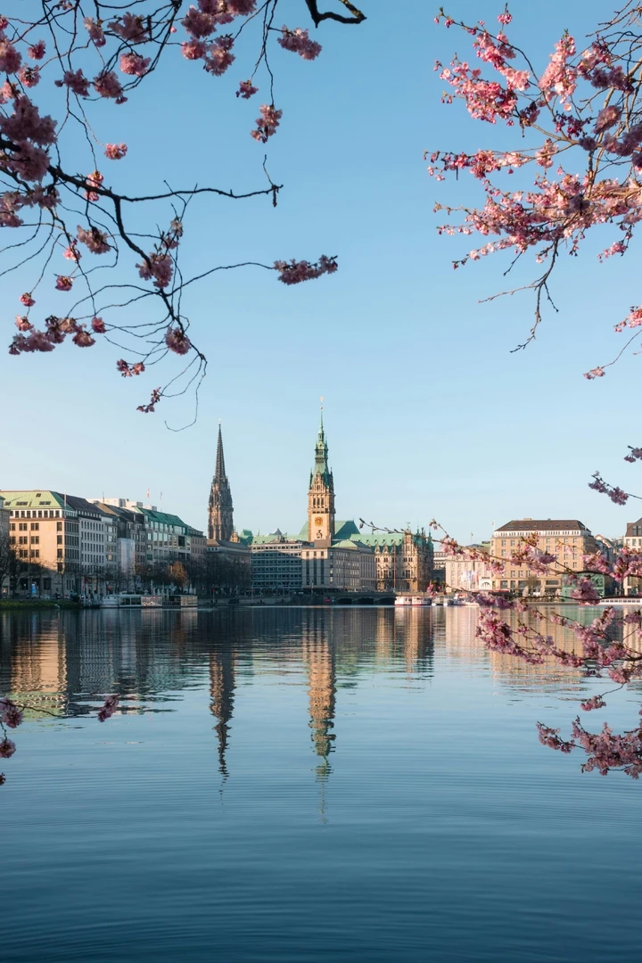 Hamburg vom Wasser – Beeindruckendes Handy Hintergrundbild hintergrundbild